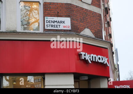 Denmark Street, London, UK. 22nd December 2014.  Denmark Street, London's 'Tin Pan Alley'. There is an on-line petition to preserve the street, the home of London's music shops, the petition already has 18,000 signatures, including Marc Almond and Pete Townshend. Credit:  Matthew Chattle/Alamy Live News Stock Photo