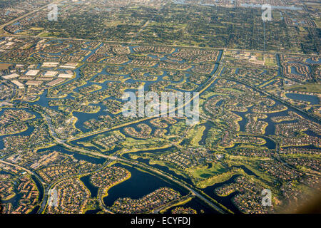 plane,flying,america,usa,aerial view,florida,houses,urban,suburbs,water inlets,atlantic coast,fort lauderdale Stock Photo