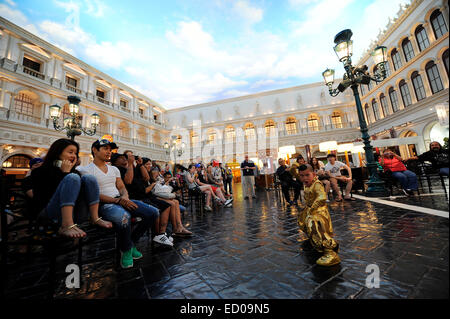 Las Vegas, Nevada, USA. 22nd Dec, 2014. Nine years old 'little beans' is performing his 'PANDA!'show in Las Vegas, Nevada, USA on 22th December, 2014. Credit:  TopPhoto/Alamy Live News Stock Photo