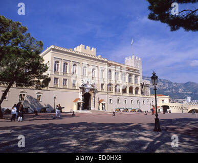 Royal guard, Palais Princier de Monaco, Place du Palais, Monaco-Ville, Principality of Monaco Stock Photo