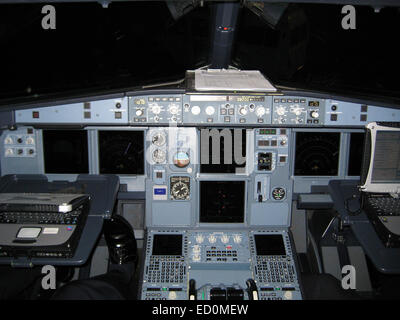 The cockpit of an Airbus A320 Stock Photo