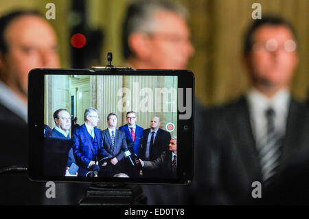 Belfast, Northern Ireland. 23 Dec 2014 - First Minister Peter Robinson (Democratic Unionist Party) gives his reaction to the agreement made between the Northern Ireland executive parties, and the British and Irish Governments Credit:  Stephen Barnes/Alamy Live News Stock Photo