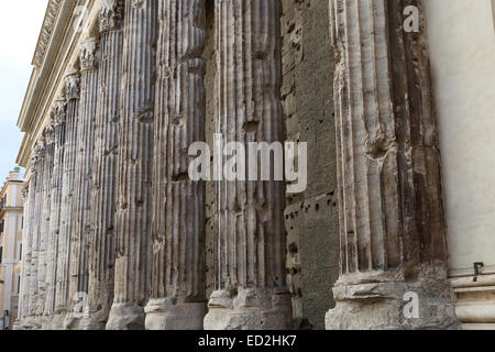 Italy. Rome. Temple of Hadrian. Campus Martius. Built by his adoptive son and successor Antonius Pius in 145 AD. Stock Photo