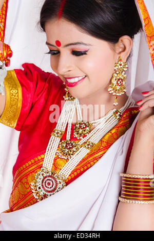 1 South indian Housewife lady Veil pose Stock Photo