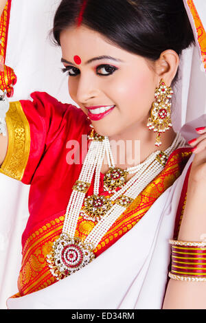 1 South indian Housewife lady Veil pose Stock Photo