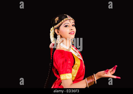 1 indian South Indian lady dance Stock Photo