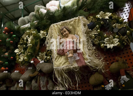 Tehran, Iran. 25th Dec, 2014. December 25, 2014 - Tehran, Iran - A toy shop decorated for the Christian New Year shopping in Tehran's business district. Morteza Nikoubazl/ZUMAPRESS Credit:  Morteza Nikoubazl/ZUMA Wire/Alamy Live News Stock Photo