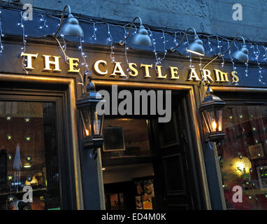 The Castle Arms Pub, 6 Johnston Terrace, Edinburgh EH1 2PW , Scotland , UK Stock Photo