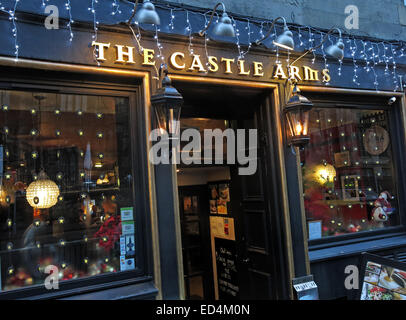 The Castle Arms Pub, 6 Johnston Terrace, Edinburgh EH1 2PW , Scotland , UK Stock Photo