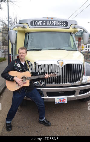 (FILE) - An archive picture dated 03 April 2014 shows the musician Brandon Cunning standing in front of a bus bearing the license plate '1-Elvis' in Memphis, Tennessee, United States. Cunning is from Memphis and adores Elvis Presley, who was born 80 years ago in Tupelo, Mississippi, and moved to Memphis 13 years later with his family. Photo: Chris Melzer/dpa Stock Photo