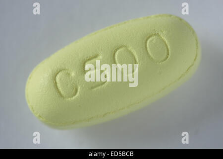 Clarithromycin antibiotic tablet 500mg pill Stock Photo