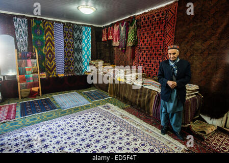 Carpets shop-gallery at the Samarkand-Bukhara Silk Carpets workshop, Samarkand, Uzbekistan Stock Photo