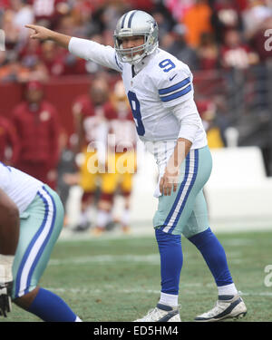 Dallas Cowboys Qb Tony Romo is all smiles during the 2010 NFL Pro