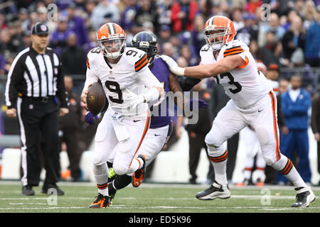 Baltimore, Maryland, USA. 28th Dec, 2014. Cleveland Browns quarterback Connor Shaw (9) runs with the ball against the Cleveland Browns on December 28, 2014 at M&T Bank Stadium. Credit:  Debby Wong/ZUMA Wire/Alamy Live News Stock Photo