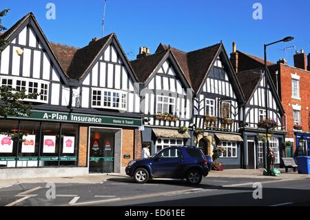 Timbered buildings including the Royal Oak Pub along Vine Street in the town centre, Evesham, Worcestershire, England, UK. Stock Photo