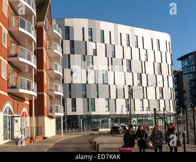 University Campus Suffolk buildings and new apartments in the Wet Dock, Ipswich, Suffolk, England, UK Stock Photo