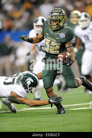 January 01, 2015: Baylor Bears running back Shock Linwood #32 carries the ball in the Goodyear Cotton Bowl Classic NCAA Football game between the Michigan State Spartans and the Baylor Bears at AT&T Stadium in Arlington, TX Stock Photo