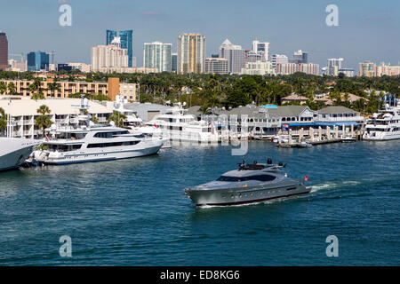 Ft. Lauderdale, Florida.  Downtown Skyline from SE 17th. Street Bridge. Stock Photo