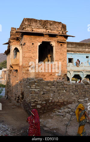 India, Rajasthan, Mewar region, Bundi village, atmosphere of an old house, women wearing sari Stock Photo