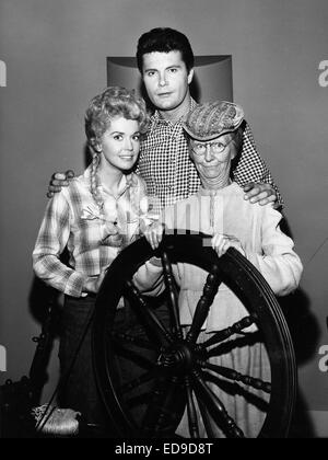File. 2nd Jan, 2015. Donna Douglas, who played hillbilly bombshell Elly May Clampett on the baby-boomer-beloved 1960s sitcom The Beverly Hillbillies, has died in her Louisiana home. She was 81. PICTURED: July 20, 2011 - The Beverly Hillbillies cast DONNA DOUGLAS, left, IRENE RYAN, BUDDY MAX BAER Jr. © Globe Photos/ZUMAPRESS.com/Alamy Live News Stock Photo