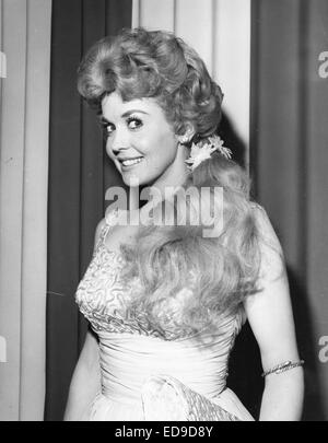 File. 2nd Jan, 2015. Donna Douglas, who played hillbilly bombshell Elly May Clampett on the baby-boomer-beloved 1960s sitcom The Beverly Hillbillies, has died in her Louisiana home. She was 81. PICTURED: July 20, 2011 - DONNA DOUGLAS. © Globe Photos/ZUMAPRESS.com/Alamy Live News