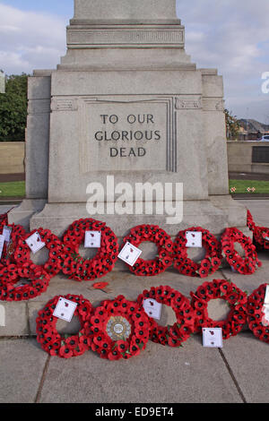 Remembrance day & Poppies Warrington Cenotaph Nov 2014, Bridgefoot, Wilderspool Causeway, Cheshire, England, UK