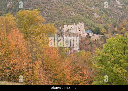 An 11th Century Cathar castle, the Chateau d'Usson near Rouze in the Aude valley, french Pyrenees. Stock Photo