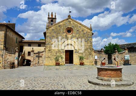 Church of Santa Maria Assunta in Piazza Roma, Monteriggioni, Province of Siena, Tuscany, Italy Stock Photo