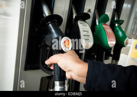 The Shell garage at Beaconsfield services, just off the M40. Stock Photo