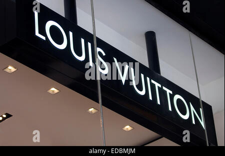 Louis Vuitton fashion brand store logo Stock Photo: 67174679 - Alamy