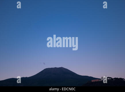 Vesuvio at sunset from Torre del Greco with near hill Stock Photo - Alamy