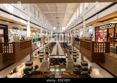 Interior of the Souq Sharq shopping mall in Kuwait Stock Photo