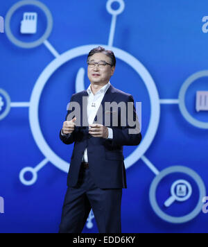 Las Vegas, Nevada, USA. 5th Jan, 2015. President and CEO of Consumer Electronics at Samsung Electronics BOO-KEUN YOON delivers a keynote address at the 2015 International CES at The Venetian Las Vegas on Monday, Jan. 5, 2015 in Las Vegas. CES, the world's largest annual consumer technology trade show, runs from January 6-9 and is expected to feature 3,600 exhibitors showing off their latest products and services to about 150,000 attendees. Credit:  Bizuayehu Tesfaye/ZUMA Wire/ZUMAPRESS.com/Alamy Live News Stock Photo