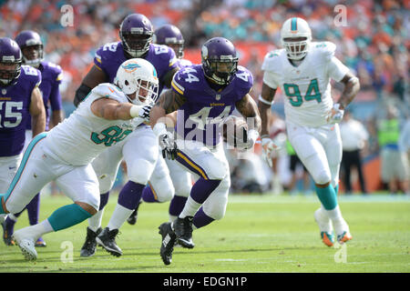 November 19, 2015: Jacksonville Jaguars defensive end Jared Odrick #75  celebrates after making the tackle on Tennessee Titans running back Dexter  McCluster #22 in the 1st half in the game between the