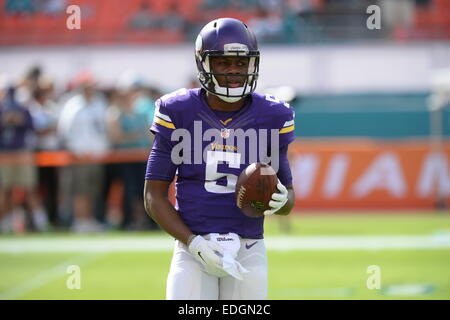 Minnesota Vikings' Teddy Bridgewater warms up before an NFL