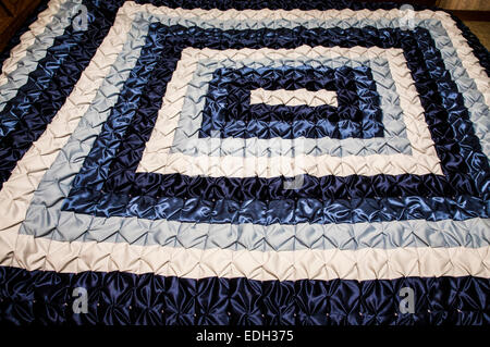 Amish duvet, quilt handmade in Lancaster County, Pennsylvania, USA, US, abstract pattern, Pa images blocks Stock Photo