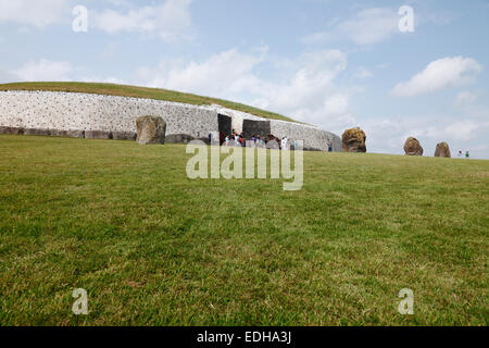 Newgrange, Bru na Boinne, County Meath, Leinster, Ireland Stock Photo