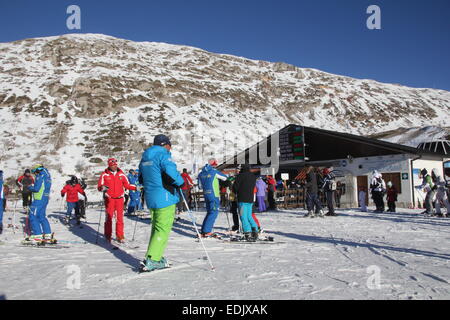 Campo Felice Ski Resort, Abruzzo, Italy. 6th January, 2015. Italians flock to the Campo Felice Ski Resort to enjoy the national Epiphany public holida Credit:  Gari Wyn Williams / Alamy Live News Stock Photo