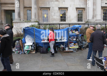 Trafalgar Square, London, UK. 7th January 2015. Squatters evicted from the bank near Trafalgar Square have set up a 24 hour soup kitchen outside the National Gallery. Credit:  Matthew Chattle/Alamy Live News Stock Photo