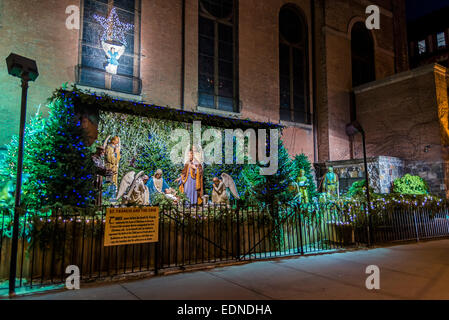 New York, NY - Christmas Crib outside St Anthony of Padua Catholic Church. ©Stacy Walsh Rosenstock/Alamy Stock Photo