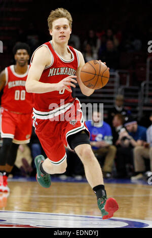 Philadelphia, Pennsylvania, USA. 7th Jan, 2015. Milwaukee Bucks guard O ...