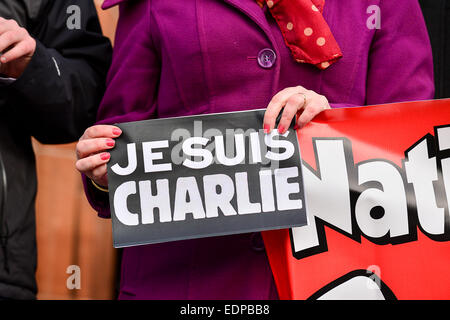 Londonderry, Northern Ireland. 8th January, 2015. Journalists hold vigil in memory of Charlie Hebdo victims, Londonderry, Northern Ireland - 8th January 2015. Members of the National Union of Journalists attending vigil, at Guildhall Square, in memory of Charlie Hebdo victims. Credit:  George Sweeney/Alamy Live News Stock Photo