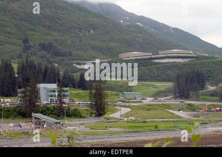 oil pipeline, valdez oil terminal, alaska, 1970s Stock Photo - Alamy