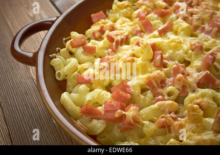 Nudel - Schinken - Gratin - German baked pasta casserole with cheese and ham Stock Photo