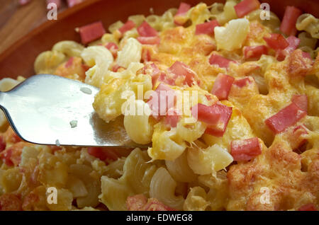 Nudel - Schinken - Gratin - German baked pasta casserole with cheese and ham Stock Photo