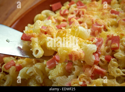 Nudel - Schinken - Gratin - German baked pasta casserole with cheese and ham Stock Photo