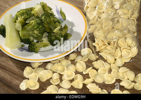 tasty Italian speciality: orecchiette typical pasta of the Apulia with broccoli Stock Photo