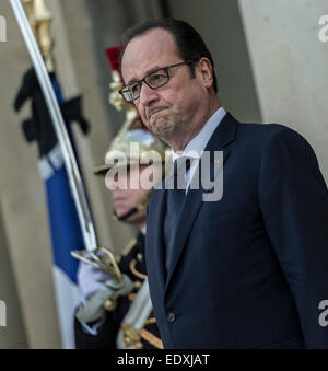 (150111) -- PARIS, Jan. 11, 2015 (Xinhua) -- French President Francois Hollande welcomes foreign leaders at the Elysee Palace to join a march in Paris, France, Jan. 11, 2015. A massive march commenced Sunday afternoon in Paris with the participation of French President Francois Hollande and leaders from dozens of foreign countries. More than a million French would walk in the streets of Paris in honor of the 17 victims killed during the three days deadly terrorist attack. (Xinhua/Chen Xiaowei) Stock Photo