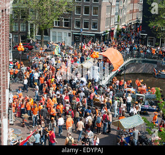 Amsterdam queens day Netherlands street party. credit: LEE RAMSDEN / ALAMY Stock Photo