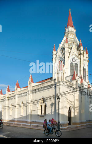 Dominikanische Republik, Cibao, Moca, Plaza Juan Pablo Duarte, Iglesia Nuestra Señora del Rosario Stock Photo